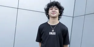 Bastian Steel Hidup Dalam Pergaulan Bebas dan Punya Anak Istri Dalam Film Ini