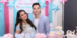 Hot Young Daddy, Stefan William Belajar Mandikan Anaknya Yang Masih Bayi