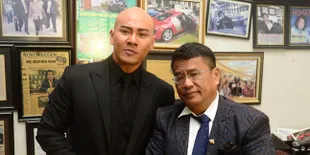 Hotman: Mana Yang Lebih Super? Botak Deddy atau Mario Teguh?