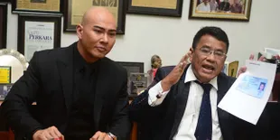 Hotman Paris: Bedakan Cara Pikir Kondektur Dengan Motivator!