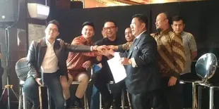 Hotman Paris 'Damaikan' Tuntutan Garuda pada Youtuber Rius Vernandes