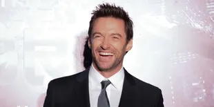 Hugh Jackman Versi Jabrik vs Botak, Keren Mana?