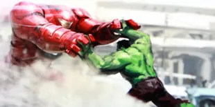 Hulk dan Iron Man Keliling Promosi 'AVENGERS' di Jakarta