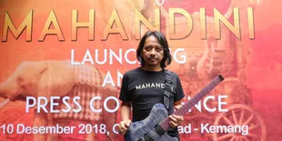 Hyang Giri, Lagu Baru Dewa Budjana yang Berkolaborasi Dengan Soimah
