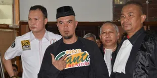 Ibu Ahmad Dhani Mencret-Mencret Karena Tak Kuat Dengar Berita Anaknya Akan Disidang