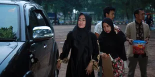 Ibunda Julia Perez Kaget Ketemu Raffi Ahmad di Kuburan