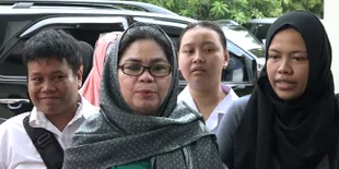 Ibunda Risty Tagor Tidak Ikhlas, Mahar Stuart Ternyata Miliknya