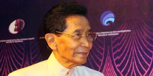 Idris Sardi Lupa Melodi Saat Mainkan Lagu Request Ibu Tien