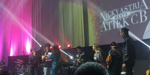 Ikang Fawzi Tampil di Konser Nicky Astria Meets Atiek CB, Ajak Penonton Untuk Doakan Mendiang Marissa Haque