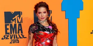 Ikut Aksi Unjuk Rasa Black Lives Matter di AS, Halsey Tertembak Peluru Karet