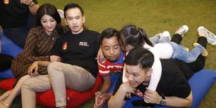 Ikut Sarwendah ke Lokasi Syuting, Inilah Hal Lucu yang Dilakukan Betrand Peto