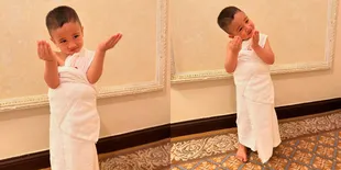 Ikut Umrah, 7 Potret Rayyanza Anak Raffi Ahmad Kenakan Baju Ihram - Paling Bersemangat Salat Depan Ka'bah