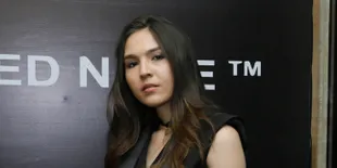 Impian Olivia Jensen, Natalan di New York & Kembali ke Masa Kecil