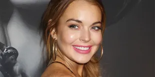 Infeksi Paru-Paru, Lindsay Lohan Masuk Rumah Sakit