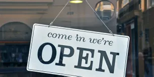 Ingin Jadi Alice in Wonderland? Datang Ke Toko Ini!