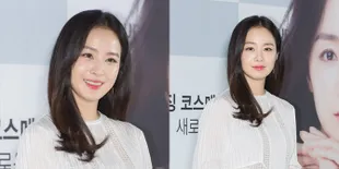 Ingin Jadi Diri Sendiri, Kim Tae Hee Pemotretan Dengan Style Simple Casual