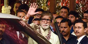 Ingin Pensiun dari Bollywood, Amitabh Bachchan: Tanganku Sudah Ngasih Kode