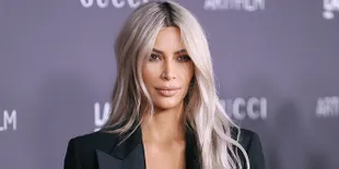 Ini Alasan Kim Kardashian Ubah Warna Rambutnya Jadi Pink