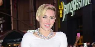 Ini Alasan Miley Cyrus Tampil 'Agak' Sopan di AMA 2013