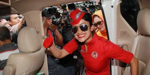 Ini Arti Kostum Kebebasan Julia Perez!