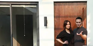Ini Cara Demian-Sara Atasi Stres Belum Punya Anak