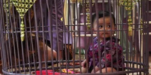 Ini Ekspresi Geli Baby Arsy Saat Telinganya Dibersihkan, Gemes!