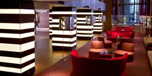 Ini Hotel Apa Kapal Terdampar, Ya?