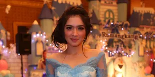 Ini Jawaban Angel Karamoy Saat Ditanya Tentang Foto Ciuman