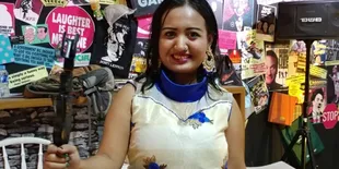 Ini Kesibukan Lina Mukherjee, Gadis Yang Berfoto Dengan Banyak Artis Bollywood