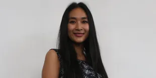 Ini Yang Bikin Happy Salma Ketagihan Bermain Teater