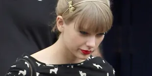 Ini Yang Bikin Taylor Swift Tersenyum