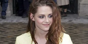 Inikah Alasan Kristen Stewart Jarang Tersenyum?