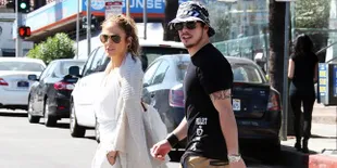 Inikah Bukti Jika Jennifer Lopez dan Casper Smart Sudah Balikan?