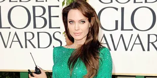 Detil Perjalanan Double Mastectomy Angelina Jolie Terungkap