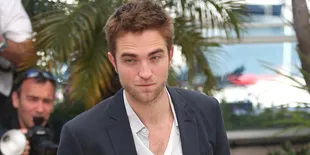 Inilah Fakta Hubungan Robert Pattinson - Riley Keough!