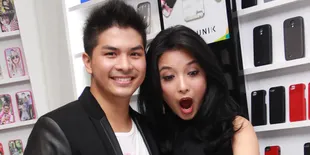 Inilah Reaksi Awal Dari Chelsea Ketika Glenn Melamarnya