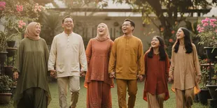 Inspirasi Pose Foto Keluarga Lebaran 2026 yang Cocok untuk Semua Generasi, Simple Tapi Elegan