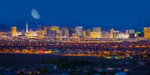 Intip Koleksi Neon Raksasa di Las Vegas, Yuk!