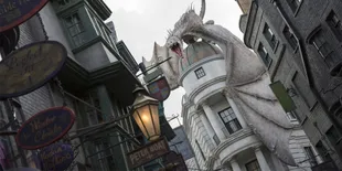 Intip Magisnya Wahana 'HARRY POTTER' Terbaru, Diagon Alley