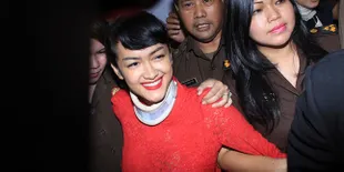 IPK 3,4, Julia Perez Tak Mau Sombong