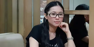 Irfan Sbaztian Bermesraan dengan Pedangdut Tiara Marleen, Irma Darmawangsa Meradang