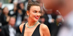 Irina Shayk & Bradley Cooper Ajak Putri Mungilnya Jalan-Jalan