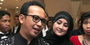 Istri Uje Pingsan di Samping Jenazah