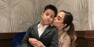 Isu Pindah Agama Mencuat, Salmafina Sunan Tulis Pesan Manis Untuk Adik