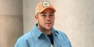 Ivan Gunawan Bangun Masjid Indonesia Bernuansa Putih Pertama di Uganda, Berapa Biayanya?