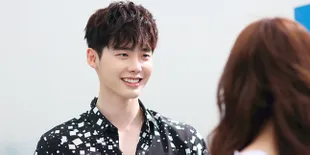 Jadi Beruang Cute, Lee Jong Suk Bikin Fans Gemes Kebangetan