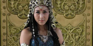 Jadi Dewi Kunti, Erina GD Harus Pakai Mahkota 7 Kg
