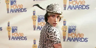 Jadi Hooligan, Sacha Baron Cohen Dikritik Pedas