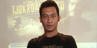 Jadi Komunis, Pria Ganteng Ini Tak Takut Pro dan Kontra