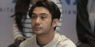 Jadi Marbot Masjid, Reza Rahadian: Cukup Asik
